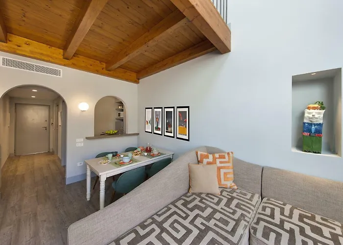 - Casa La Maisonette Сорренто